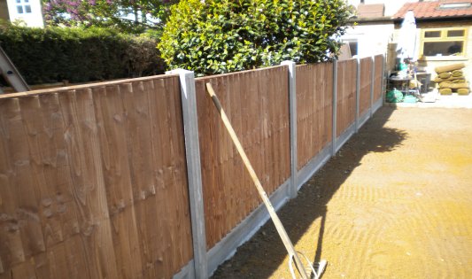 Benefits of Installing a New Fence in the Autumn